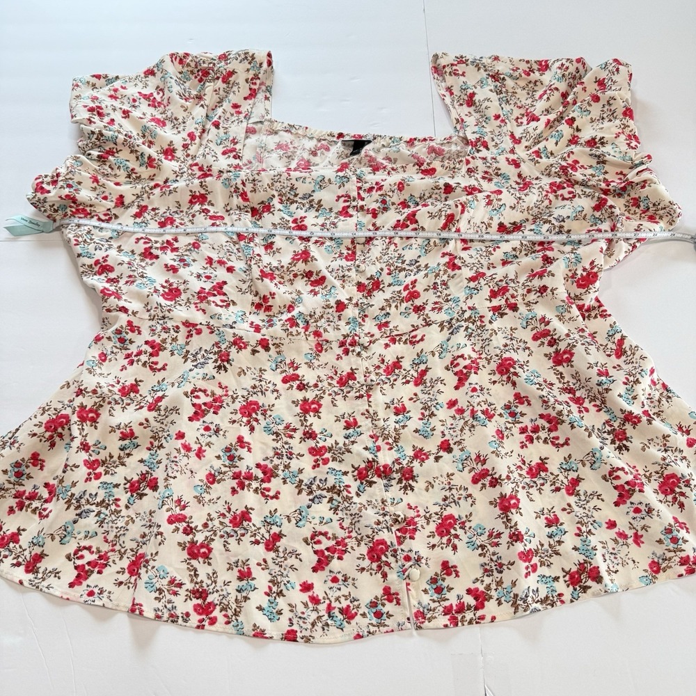 NWT Torrid Red Floral Peplum Button Up Challis Puff Short Sleeve Top Size 4X - Picture 9 of 11